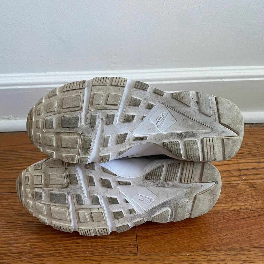 Nike Air Huarache in triple white - Picture 7 of 7